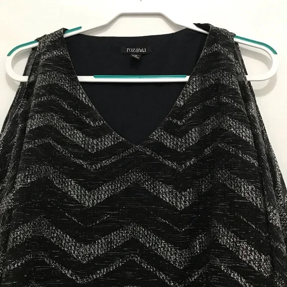 ROZ & ALI Womens Black Silver V Neck Flutter Sleeve Top 1X Tank Lined Tunic - Picture 2 of 8